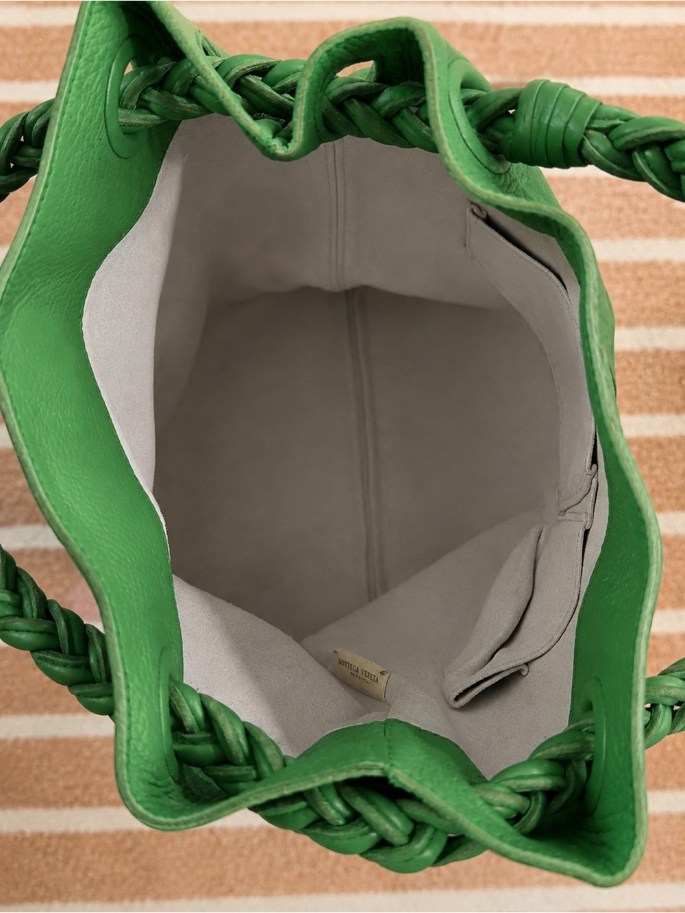 Bottega Veneta Braided-Trim Knot Shoulder Bag in Green - Picture 2 of 3
